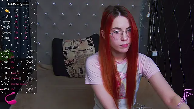 Snapshot of EmilyKents chatting on January 10, 2025, 4:44 am EmilyKents online show from January 10, 2025, 4:44 am