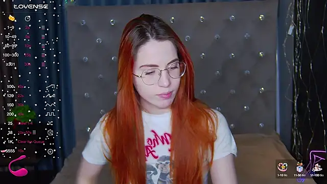 Snapshot of EmilyKents chatting on February 12, 2025, 1:41 am EmilyKents online show from February 12, 2025, 1:41 am
