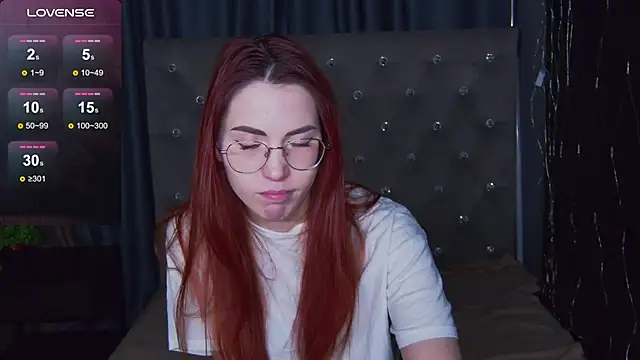 Snapshot of EmilyKents chatting on March 23, 2025, 1:31 am EmilyKents online show from March 23, 2025, 1:31 am