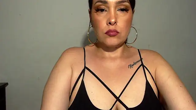 Snapshot of Miss_Agatha chatting on October 11, 2025, 2:33 am Miss Agatha online show from October 11, 2025, 2:33 am