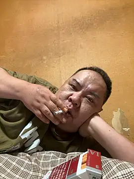 punk0805 online show from October 18, 2025, 8:04 am