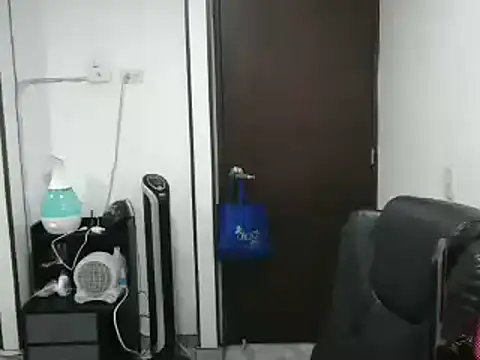 CarolinaRincon online show from March 6, 2025, 8:27 pm