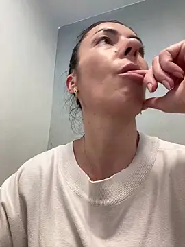 eveangelll online show from March 13, 2025, 11:08 am