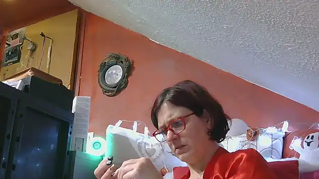 Snapshot of lanax chatting on November 3, 2025, 1:34 pm lanax online show from November 3, 2025, 1:34 pm