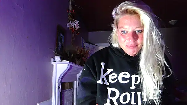 Glamazonx online show from September 17, 2025, 12:18 pm