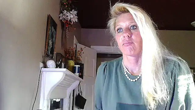 Glamazonx online show from September 23, 2025, 1:58 pm