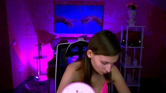 EllaHorton online show from February 22, 2026, 1:09 pm