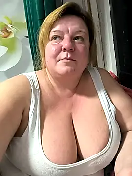 jusichka online show from October 27, 2025, 7:40 pm