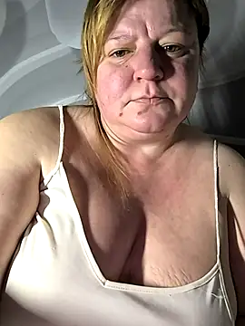 jusichka online show from February 1, 2026, 8:18 pm