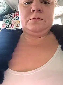 Snapshot of jusichka chatting on March 8, 2026, 9:35 am jusichka online show from March 8, 2026, 9:35 am