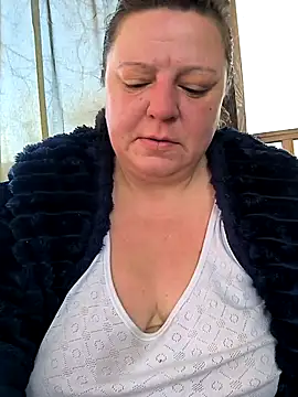 Snapshot of jusichka chatting on March 20, 2026, 6:18 am jusichka online show from March 20, 2026, 6:18 am