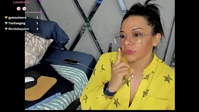 paula daniela1 online show from December 9, 2024, 11:45 pm