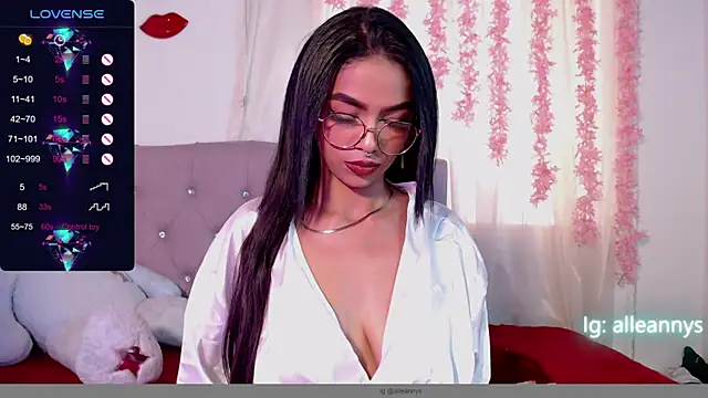 Alleanys Cristal online show from March 17, 2025, 5:27 pm