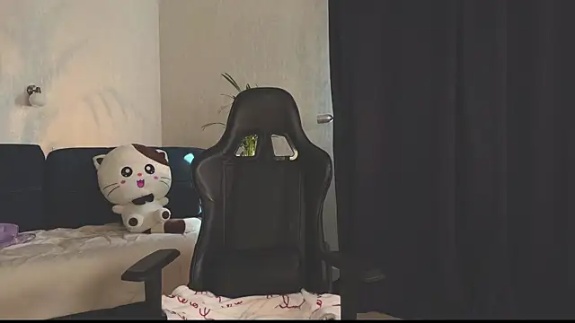 hotexclusive  online show from March 15, 2025, 7:53 am