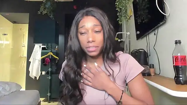 Snapshot of smileybabe chatting on February 14, 2025, 4:31 pm smileybabe online show from February 14, 2025, 4:31 pm