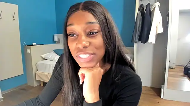 Snapshot of smileybabe chatting on October 31, 2025, 8:37 am smileybabe online show from October 31, 2025, 8:37 am