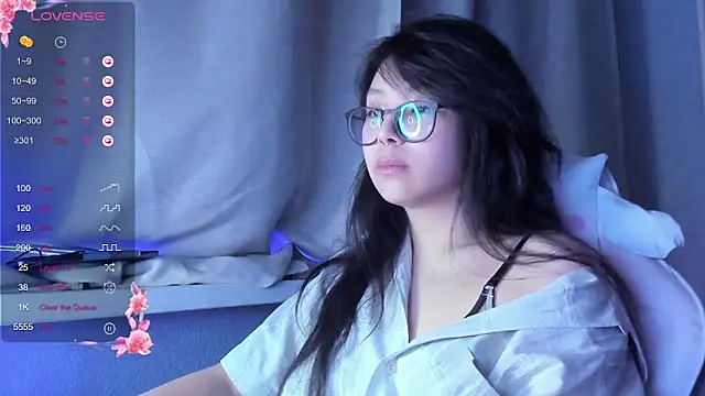 Snapshot of maydaykimmy chatting on December 14, 2024, 9:35 pm maydaykimmy online show from December 14, 2024, 9:35 pm