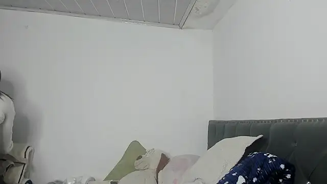 Snapshot of Laflaka22 chatting on September 14, 2025, 12:54 am Laflaka22 online show from September 14, 2025, 12:54 am