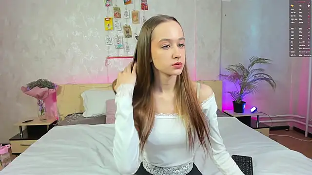 Snapshot of Sweett_Monica chatting on February 8, 2025, 7:59 am Sweett Monica online show from February 8, 2025, 7:59 am