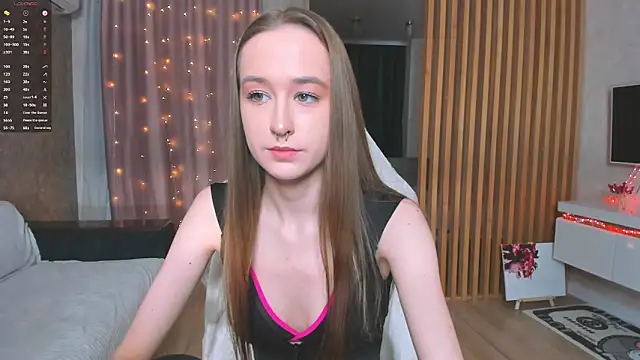 Snapshot of Sweett_Monica chatting on March 14, 2025, 5:13 pm Sweett Monica online show from March 14, 2025, 5:13 pm
