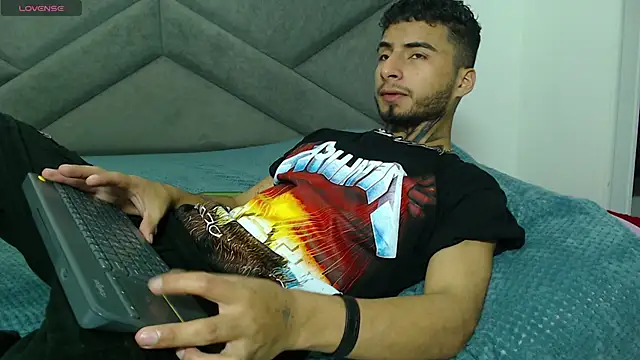 JuanCamiilo 66 online show from March 10, 2025, 1:23 am