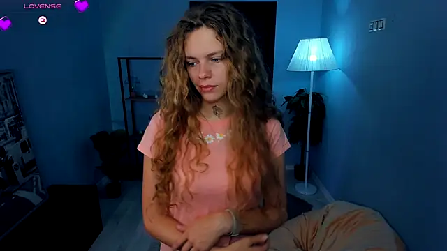 RayaNenlia online show from September 30, 2025, 5:12 am