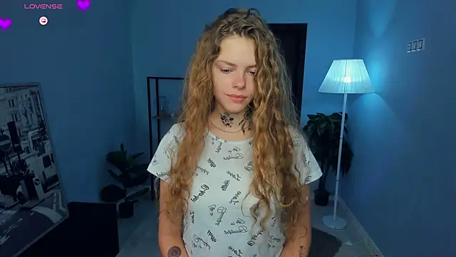 RayaNenlia online show from October 20, 2025, 5:08 am