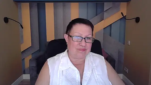 BarbaraTurners online show from October 31, 2025, 7:37 pm