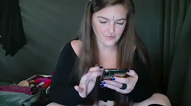 SherineDivine online show from December 5, 2024, 10:44 am