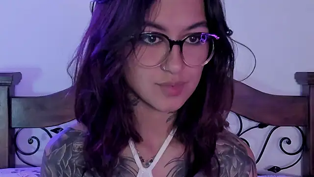 noemi foxxx online show from January 5, 2025, 8:32 am