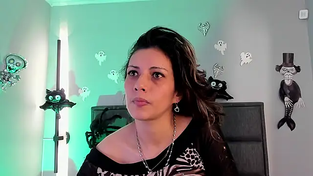 bulma bambina  online show from October 27, 2025, 7:51 pm