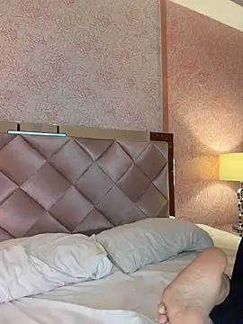 Arianavillada online show from April 16, 2026, 3:18 am