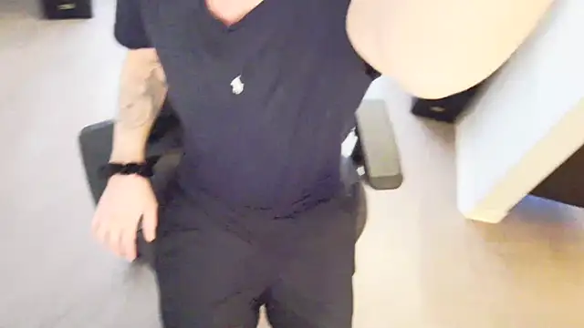 Hot ToyBoy6974 online show from December 14, 2024, 12:12 pm