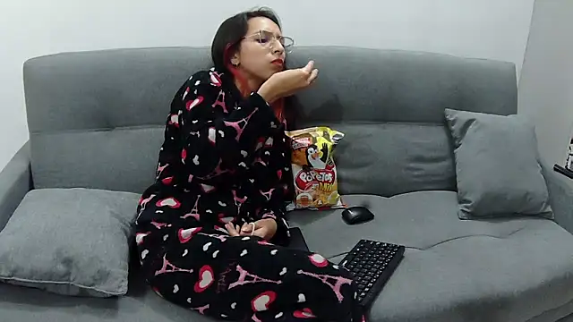 Katalleya jyj online show from February 22, 2025, 5:12 am