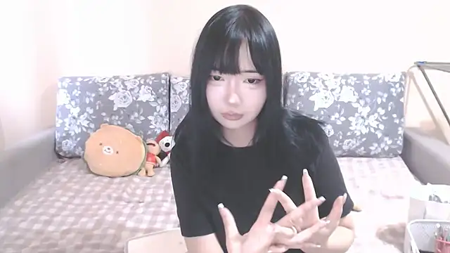 Snapshot of your_angela chatting on February 18, 2026, 5:25 am your angela online show from February 18, 2026, 5:25 am