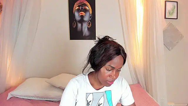 Snapshot of Kenia_Montez chatting on January 18, 2025, 5:20 am Kenia Montez online show from January 18, 2025, 5:20 am