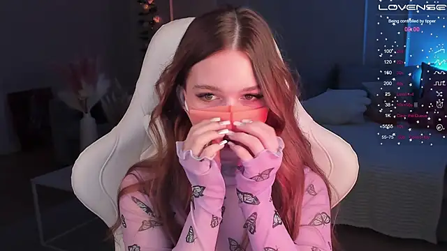 Frau Lina online show from December 31, 2024, 8:34 pm