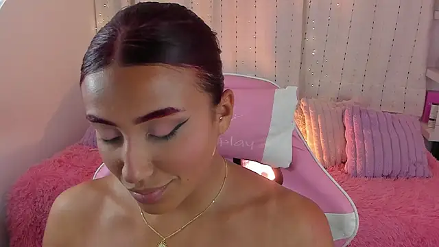 veronicaxx69 online show from September 19, 2025, 12:45 am