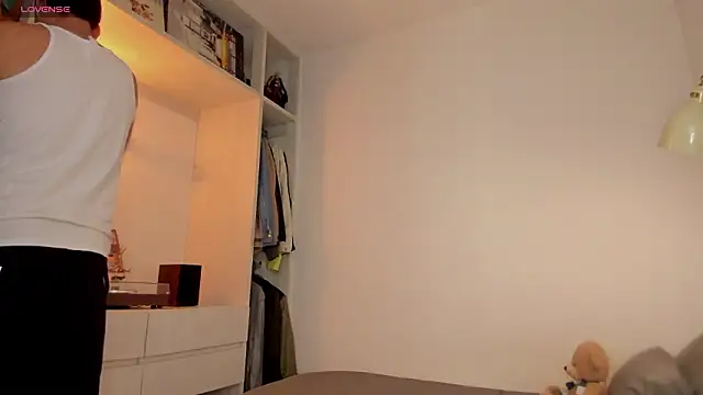 Curlblue online show from March 25, 2026, 4:40 am