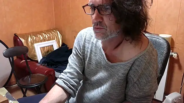 Lia Y PatrickX online show from November 11, 2025, 2:22 am