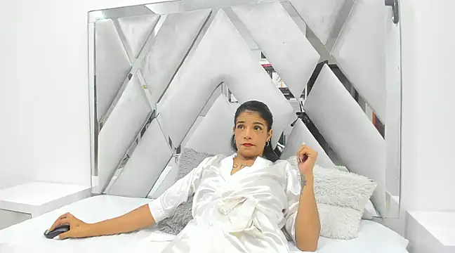 Hellen  4master online show from January 25, 2025, 5:40 pm