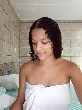 Snapshot of By_Aninha chatting on April 7, 2026, 3:45 pm By Aninha online show from April 7, 2026, 3:45 pm