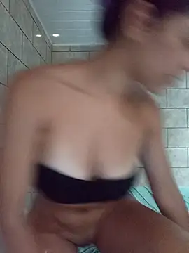 Snapshot of By_Aninha chatting on April 13, 2026, 2:33 pm By Aninha online show from April 13, 2026, 2:33 pm