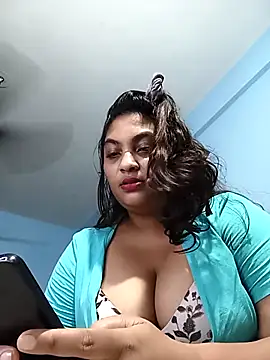 HottyOlly online show from October 5, 2025, 6:17 pm