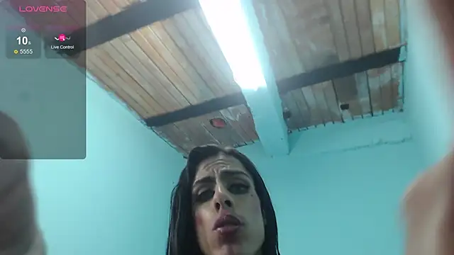 Snapshot of Aleja_Nauthy chatting on February 9, 2025, 10:09 am Aleja Nauthy online show from February 9, 2025, 10:09 am