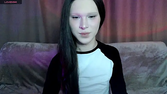 Snapshot of Sexpired_Princess chatting on February 14, 2025, 12:30 am Sexpired Princess online show from February 14, 2025, 12:30 am