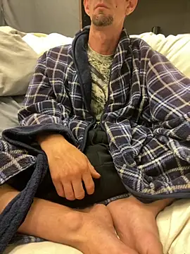 joeiandola online show from November 25, 2025, 8:03 am