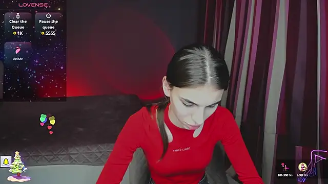 Snapshot of EmmyGreans chatting on December 11, 2024, 12:44 pm EmmyGreans online show from December 11, 2024, 12:44 pm