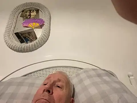 Snapshot of Bossinmidd12 chatting on December 7, 2024, 9:33 pm Bossinmidd12 online show from December 7, 2024, 9:33 pm