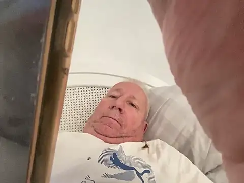 Snapshot of Bossinmidd12 chatting on January 23, 2025, 9:50 am Bossinmidd12 online show from January 23, 2025, 9:50 am